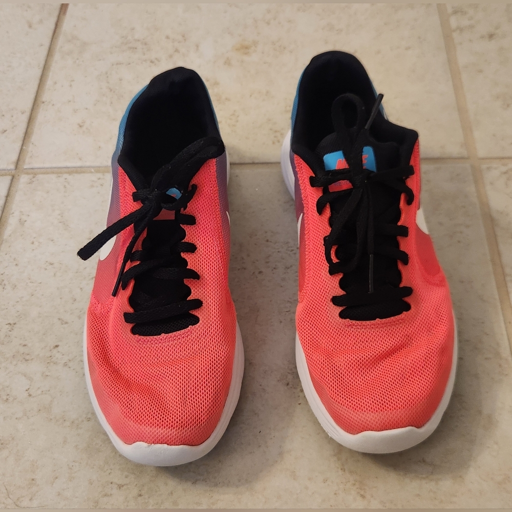 Nike Revolution Girls Size 4.5‎ Youth Pink Blue Purple Ombre